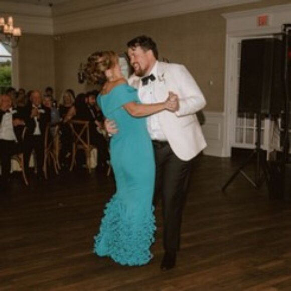 Catherine Regehr OFF SHOULDER ROLL COLLAR GOWN W/ SPIRAL HEM ~EUC~ *12* Seafoam - Picture 4 of 4